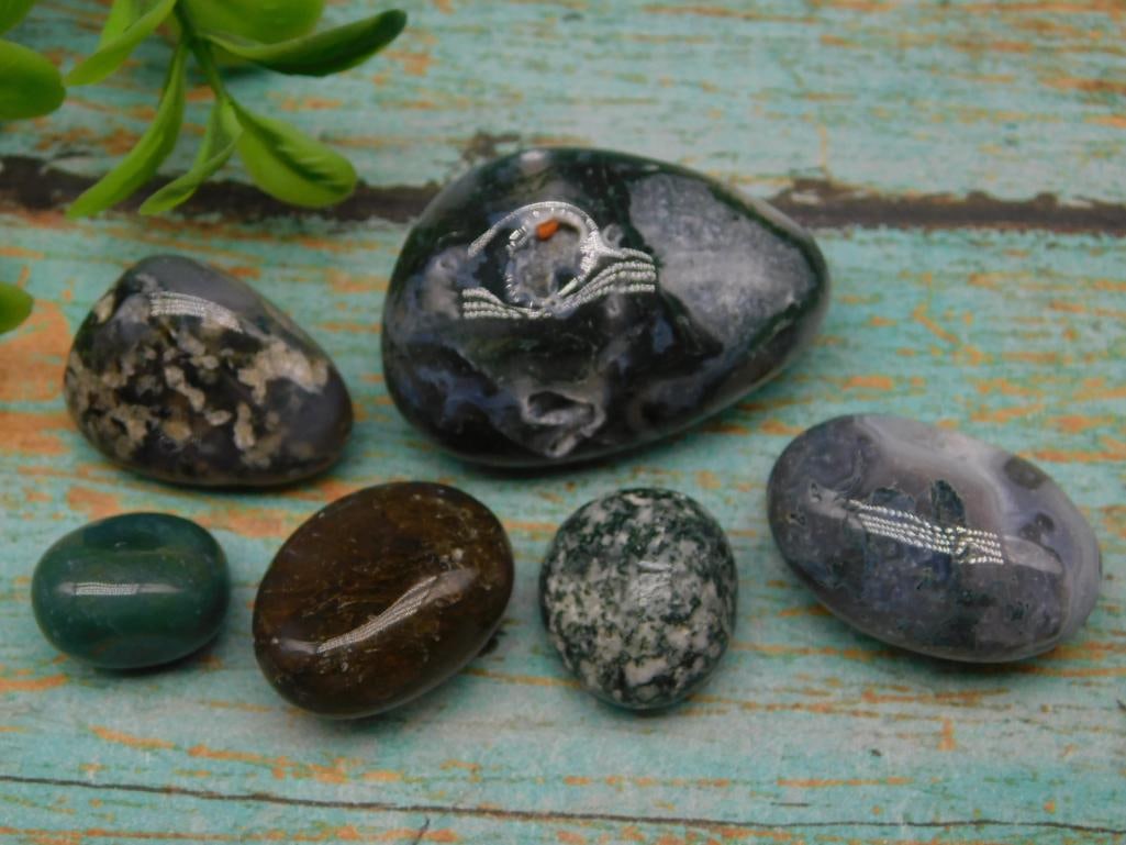 MIXED LOT ROCK STONE LAPIDARY SPECIMEN: MIXED LOT ROCK STONE LAPIDARY SPECIMEN