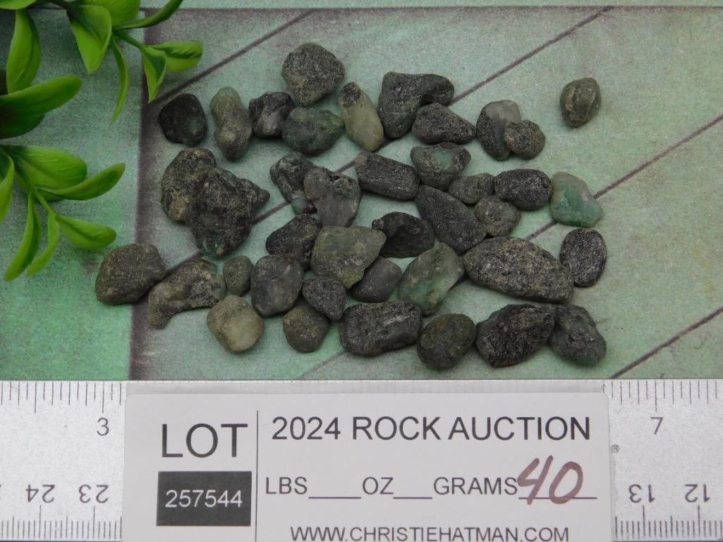 ROUGH EMERALD ROCK STONE LAPIDARY SPECIMEN - 3