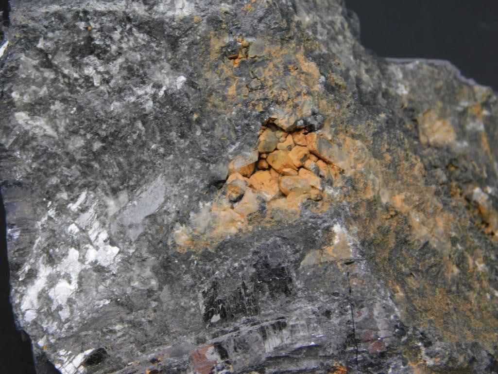 ROCK STONE LAPIDARY SPECIMEN: ROCK STONE LAPIDARY SPECIMEN