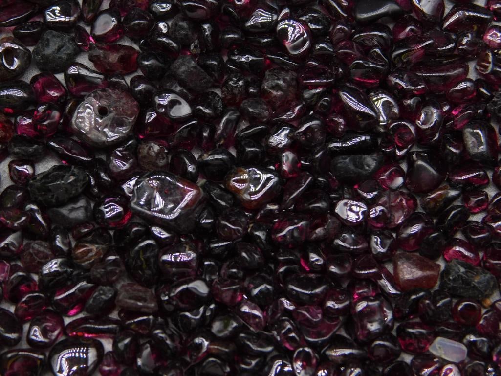 GARNET ROCK STONE LAPIDARY SPECIMEN - 2