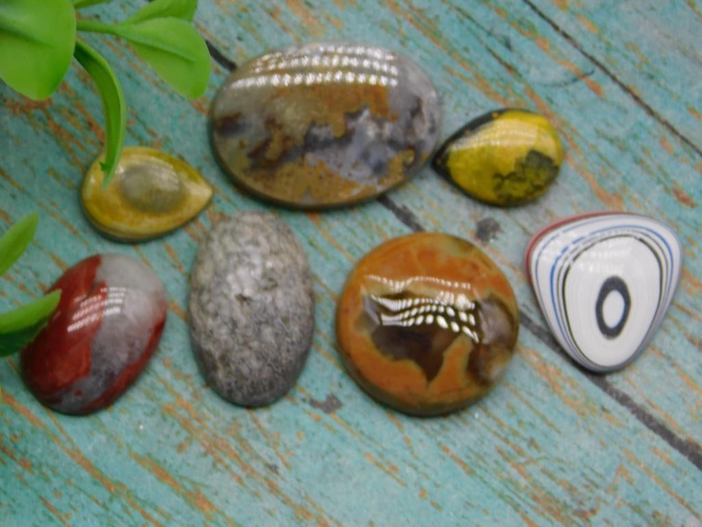 MIXED LOT ROCK STONE LAPIDARY SPECIMEN: MIXED LOT ROCK STONE LAPIDARY SPECIMEN