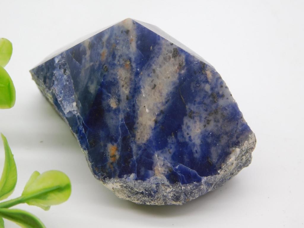 SODALITE POINT ROCK STONE LAPIDARY SPECIMEN: SODALITE POINT ROCK STONE LAPIDARY SPECIMEN