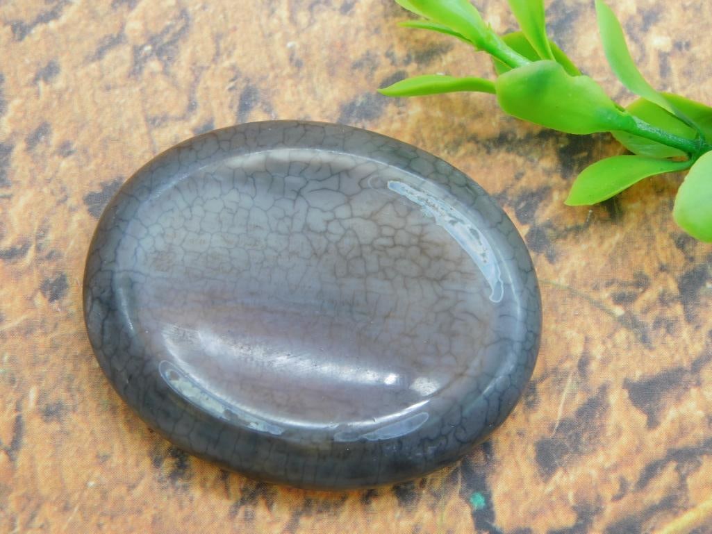FIRE AGATE WORRY STONE ROCK STONE LAPIDARY SPECIMEN: FIRE AGATE WORRY STONE ROCK STONE LAPIDARY SPECIMEN