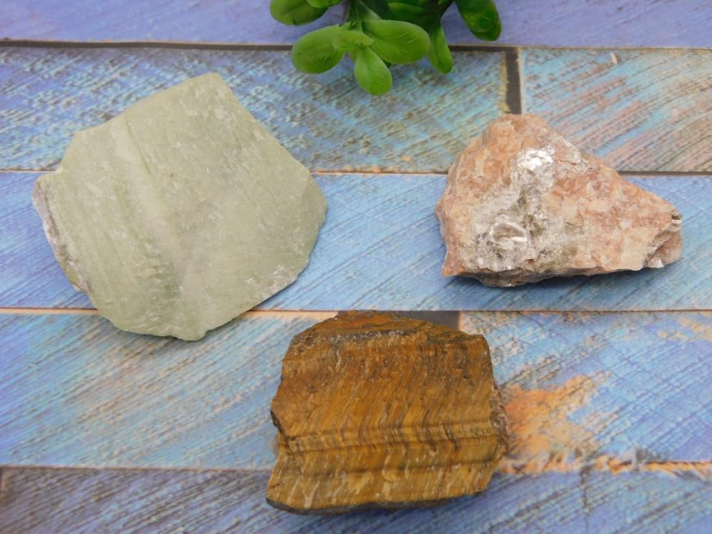 MIXED ROUGH LOT ROCK STONE LAPIDARY SPECIMEN: MIXED ROUGH LOT ROCK STONE LAPIDARY SPECIMEN