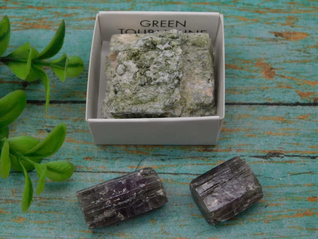 PURPLE ARAGONITE AND GREEN TOURMALINE: PURPLE ARAGONITE AND GREEN TOURMALINE