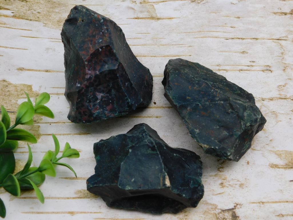 BLOODSTONE ROCK STONE LAPIDARY SPECIMEN: BLOODSTONE ROCK STONE LAPIDARY SPECIMEN