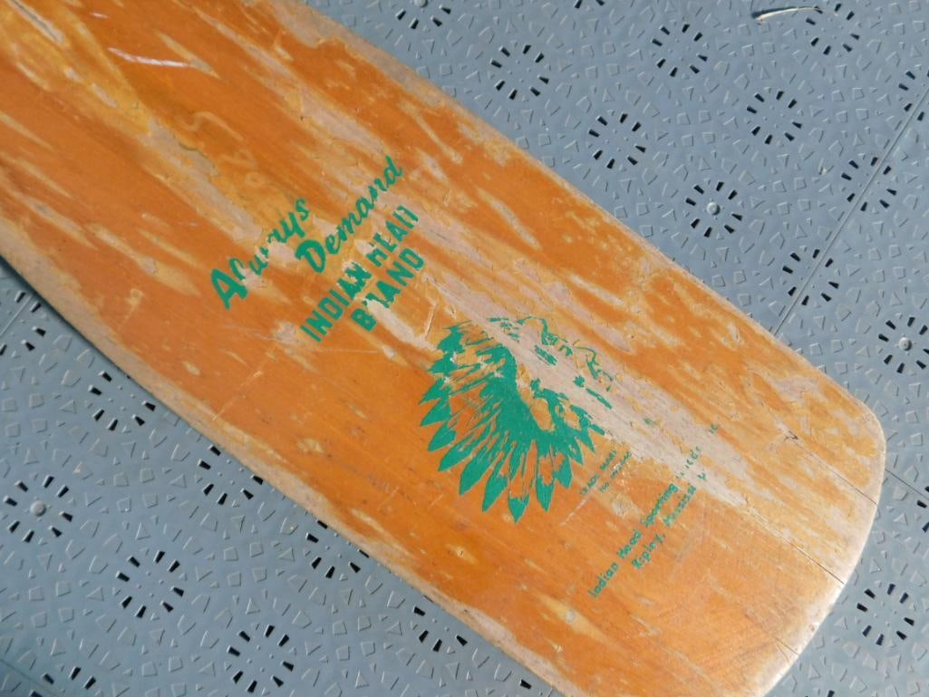 INDIAN HEAD BRAND WOODEN CANOE PADDLE VINTAGE ANTIQUE (1 of 2)