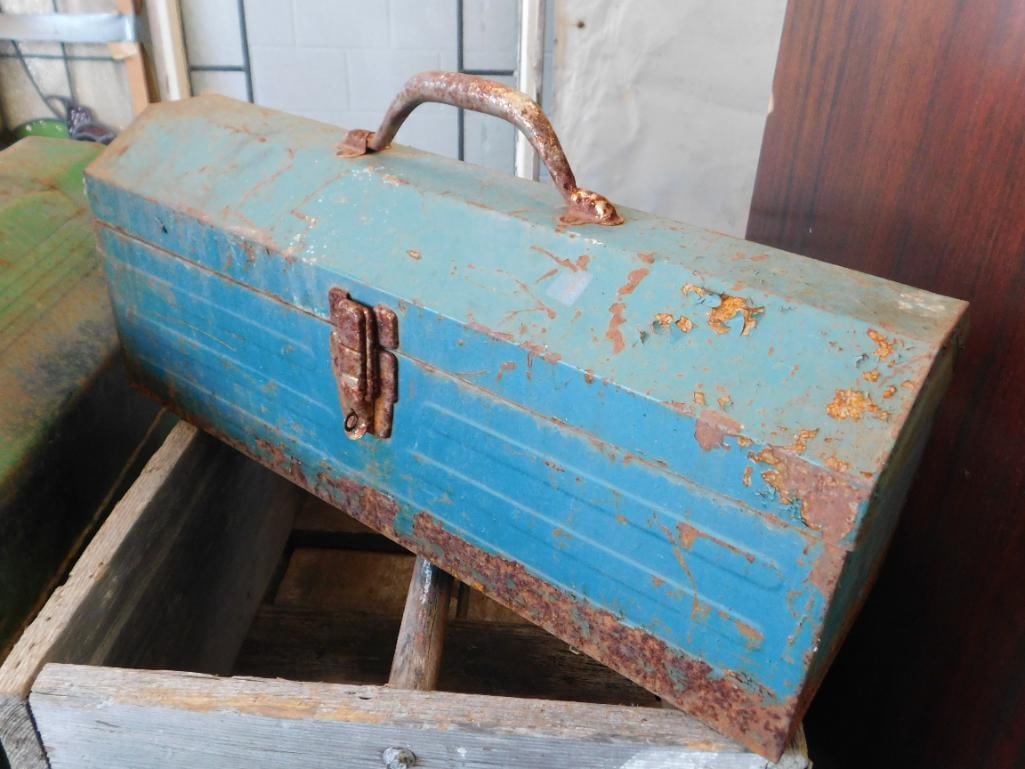 VINTAGE BLUE METAL TOOLBOX WITH CURVED COFFIN TOP DESIGN (1 of 1)