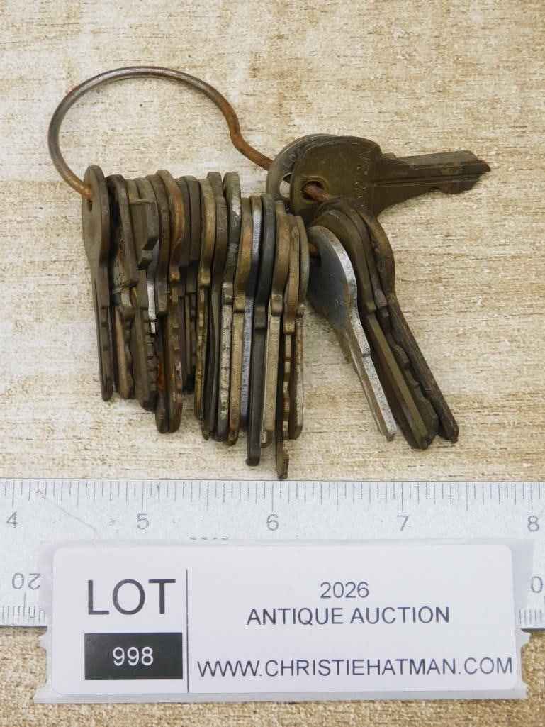 VINTAGE KEYS ON RING - 2