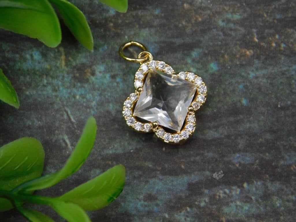 STONE PENDANT ROCK STONE LAPIDARY SPECIMEN: STONE PENDANT ROCK STONE LAPIDARY SPECIMEN