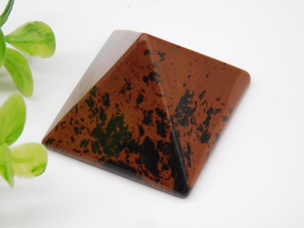 MAHOGANY OBSIDIAN PYRAMID ROCK STONE LAPIDARY SPECIMEN: MAHOGANY OBSIDIAN PYRAMID ROCK STONE LAPIDARY SPECIMEN
