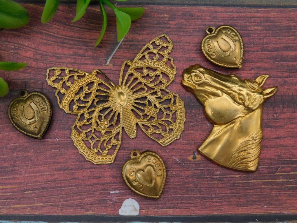 MIXED PENDANTS ROCK STONE LAPIDARY SPECIMEN: MIXED PENDANTS ROCK STONE LAPIDARY SPECIMEN