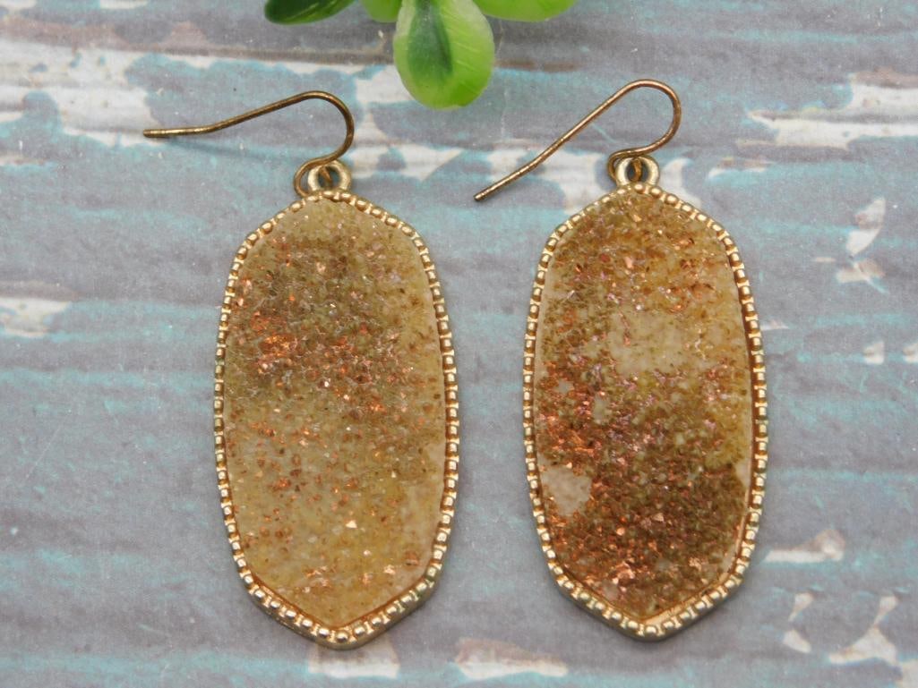 DRUZY QUARTZ EARRINGS ROCK STONE LAPIDARY SPECIMEN: DRUZY QUARTZ EARRINGS ROCK STONE LAPIDARY SPECIMEN