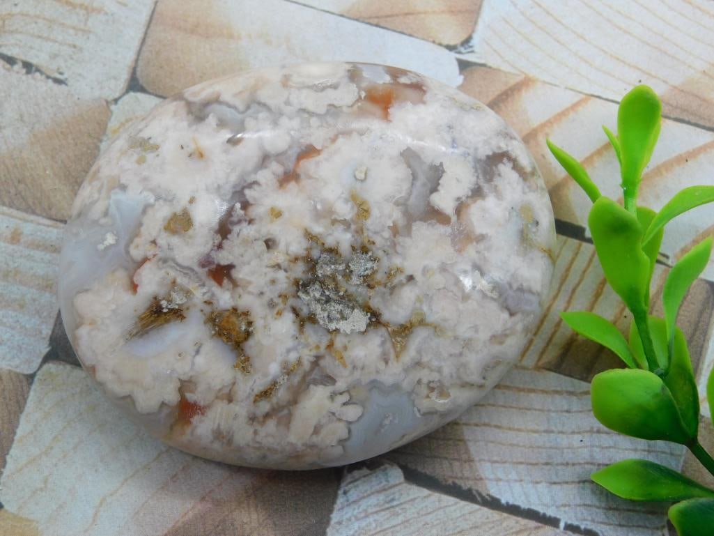 HATMANS FLOWER PETAL AGATE ROCK STONE LAPIDARY SPECIMEN: HATMANS FLOWER PETAL AGATE ROCK STONE LAPIDARY SPECIMEN