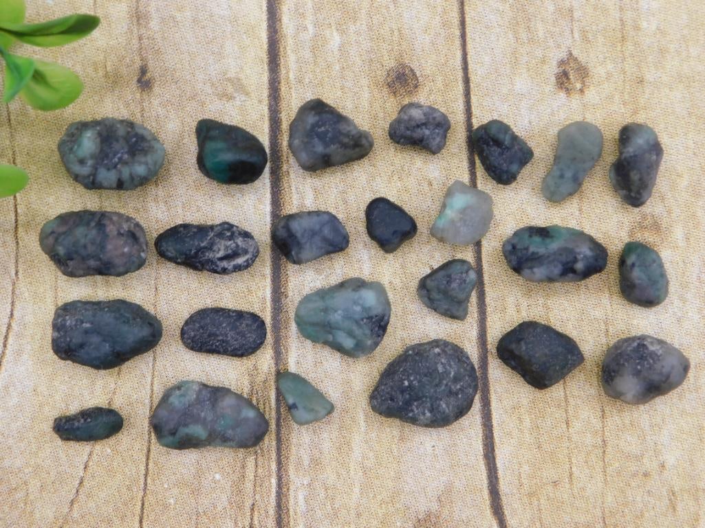 ROUGH EMERALD ROCK STONE LAPIDARY SPECIMEN: ROUGH EMERALD ROCK STONE LAPIDARY SPECIMEN