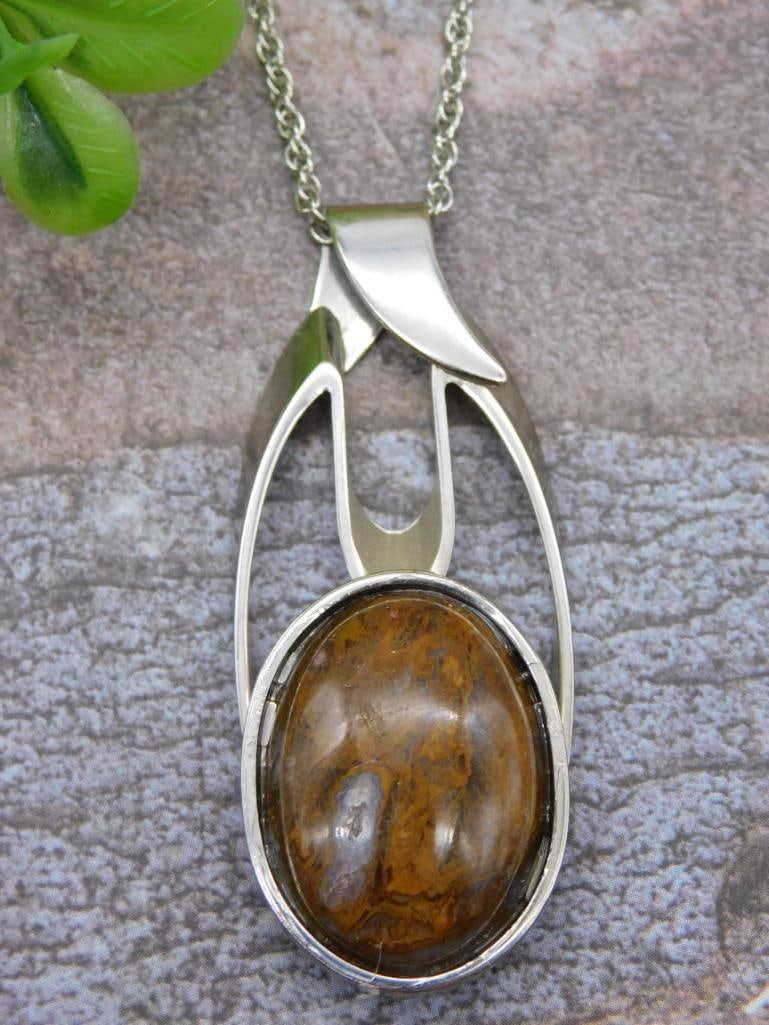 GENUINE STONE PENDANT ON CHAIN NECKLACE ROCK STONE LAPIDARY SPECIMEN: GENUINE STONE PENDANT ON CHAIN NECKLACE ROCK STONE LAPIDARY SPECIMEN