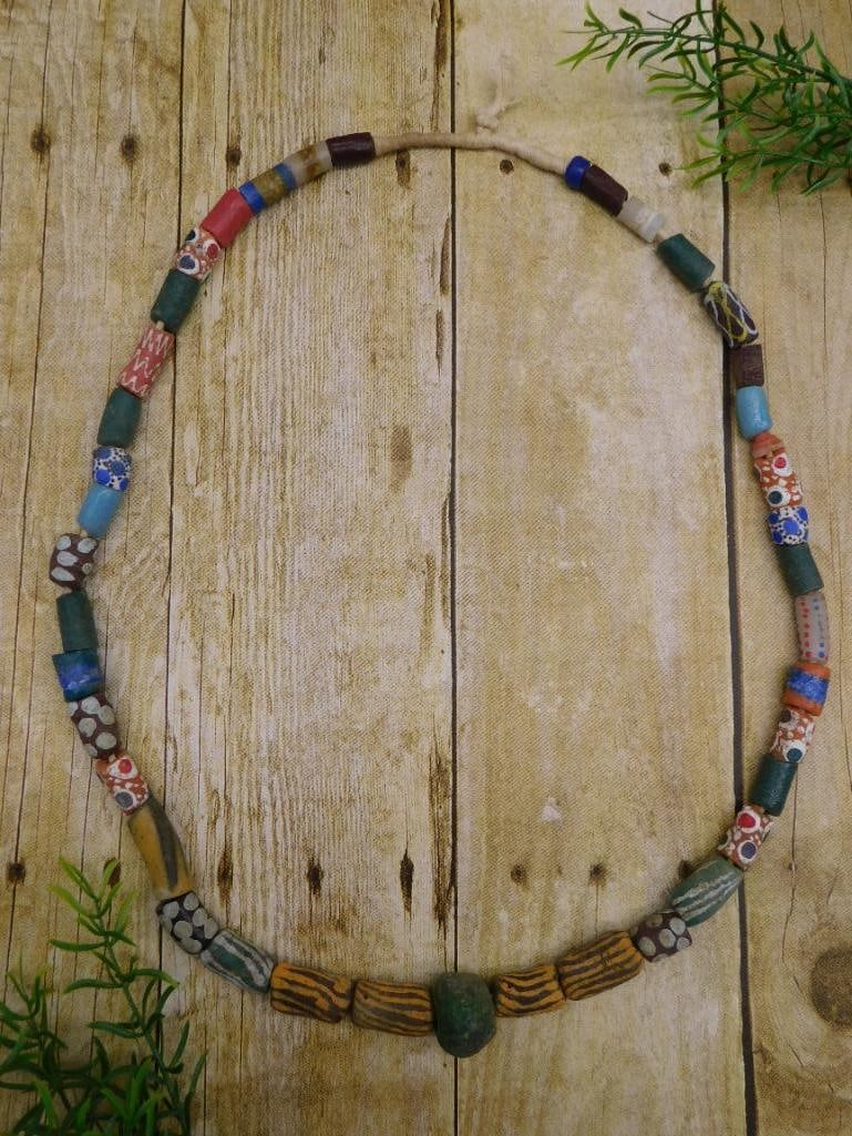 AFRICAN TRADE BEADS ROCK STONE LAPIDARY SPECIMEN: AFRICAN TRADE BEADS ROCK STONE LAPIDARY SPECIMEN