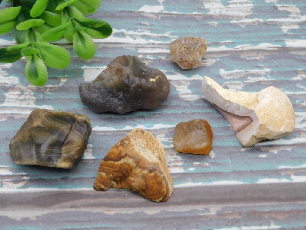 MIXED ROUGH LOT ROCK STONE LAPIDARY SPECIMEN: MIXED ROUGH LOT ROCK STONE LAPIDARY SPECIMEN