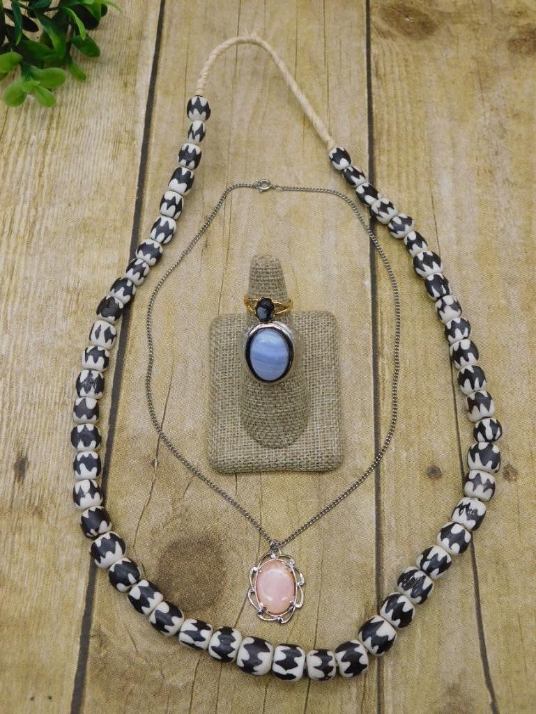 MIXED LOT ROCK STONE LAPIDARY SPECIMEN: MIXED LOT ROCK STONE LAPIDARY SPECIMEN