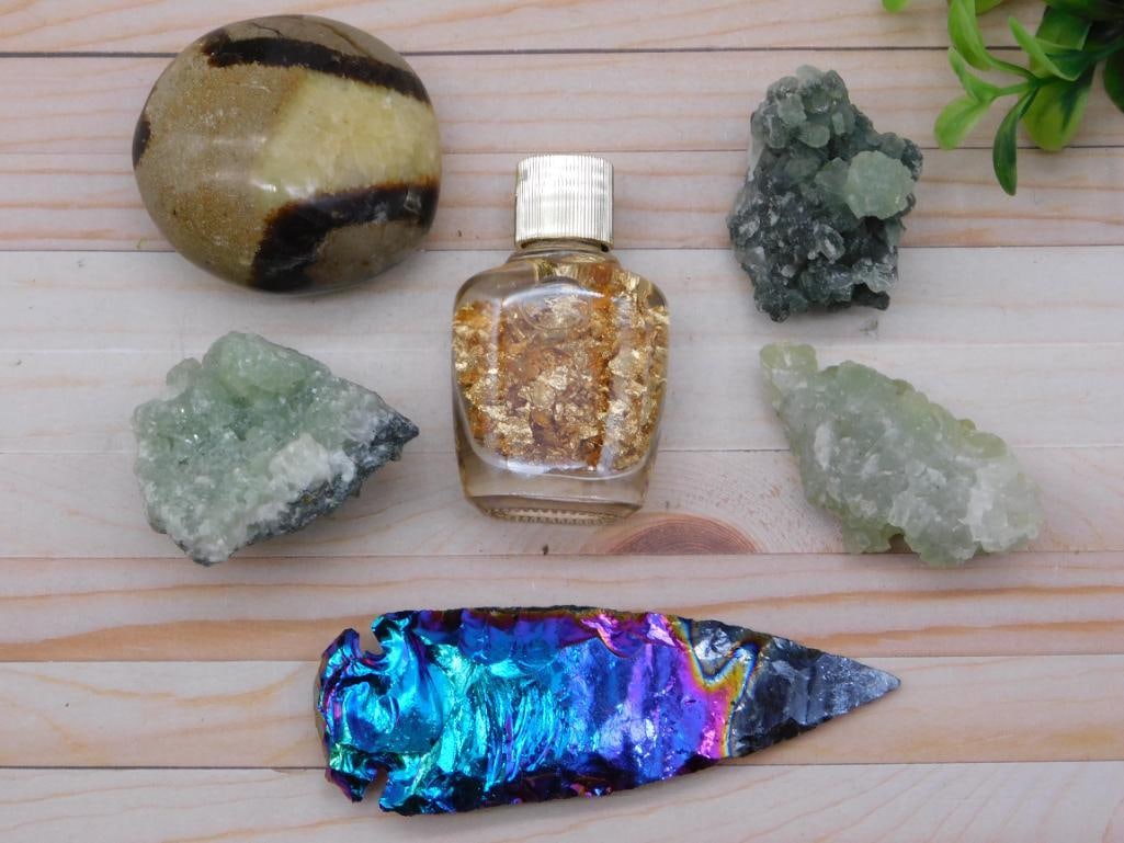 MIXED ROUGH LOT ROCK STONE LAPIDARY SPECIMEN: MIXED ROUGH LOT ROCK STONE LAPIDARY SPECIMEN