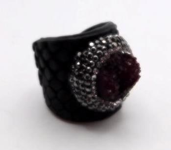 DRUZY QUARTZ RING ROCK STONE LAPIDARY SPECIMEN (1 of 2)