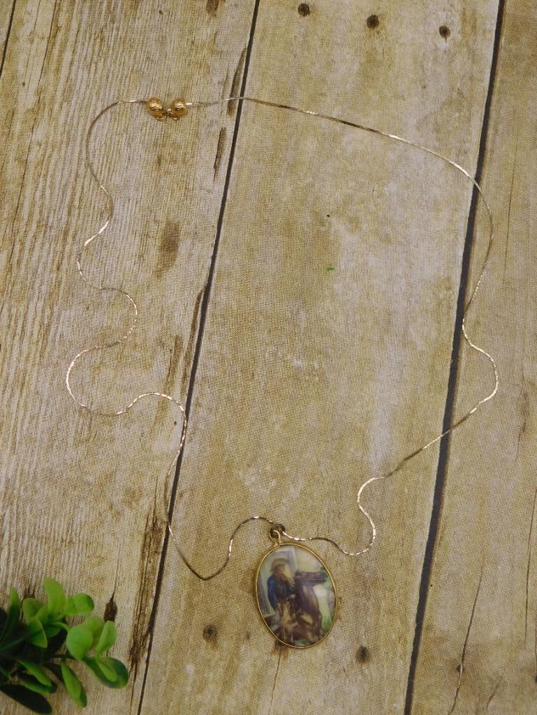 HORSE PENDANT ON CHAIN NECKLACE: HORSE PENDANT ON CHAIN NECKLACE