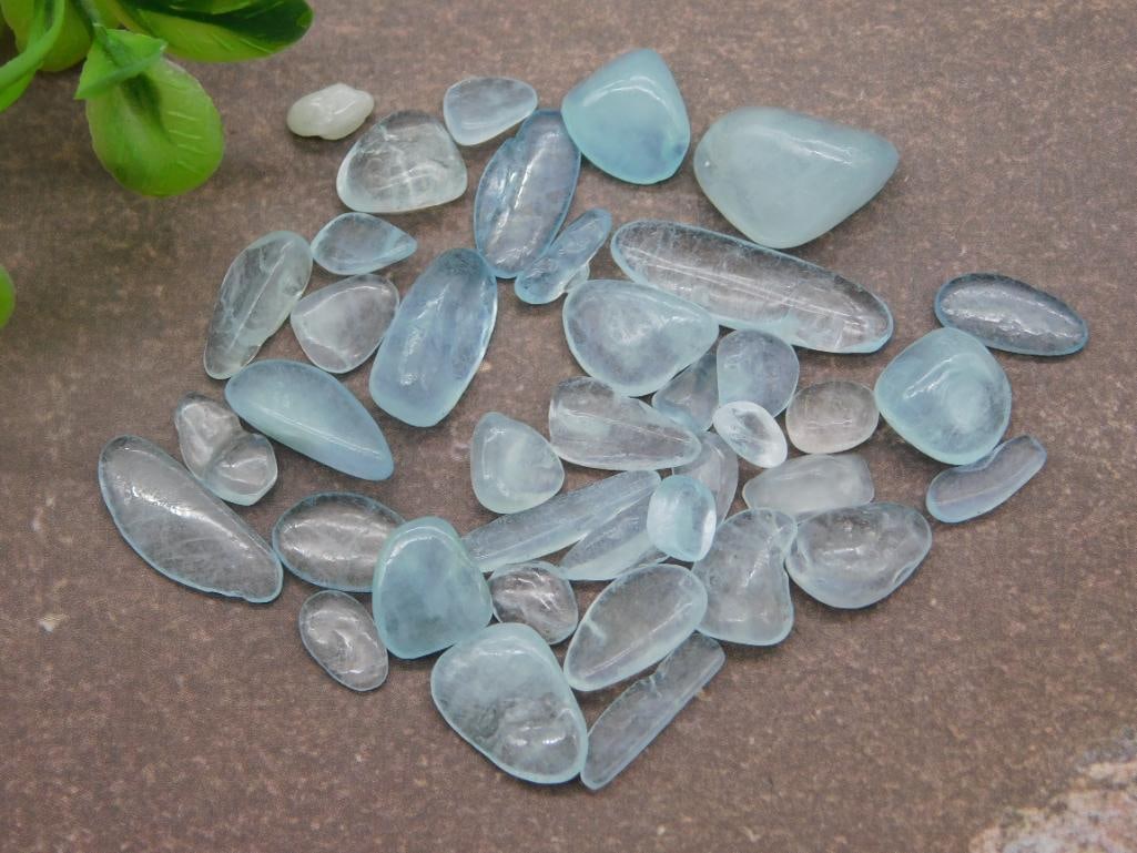 AQUAMARINE ROCK STONE LAPIDARY SPECIMEN: AQUAMARINE ROCK STONE LAPIDARY SPECIMEN