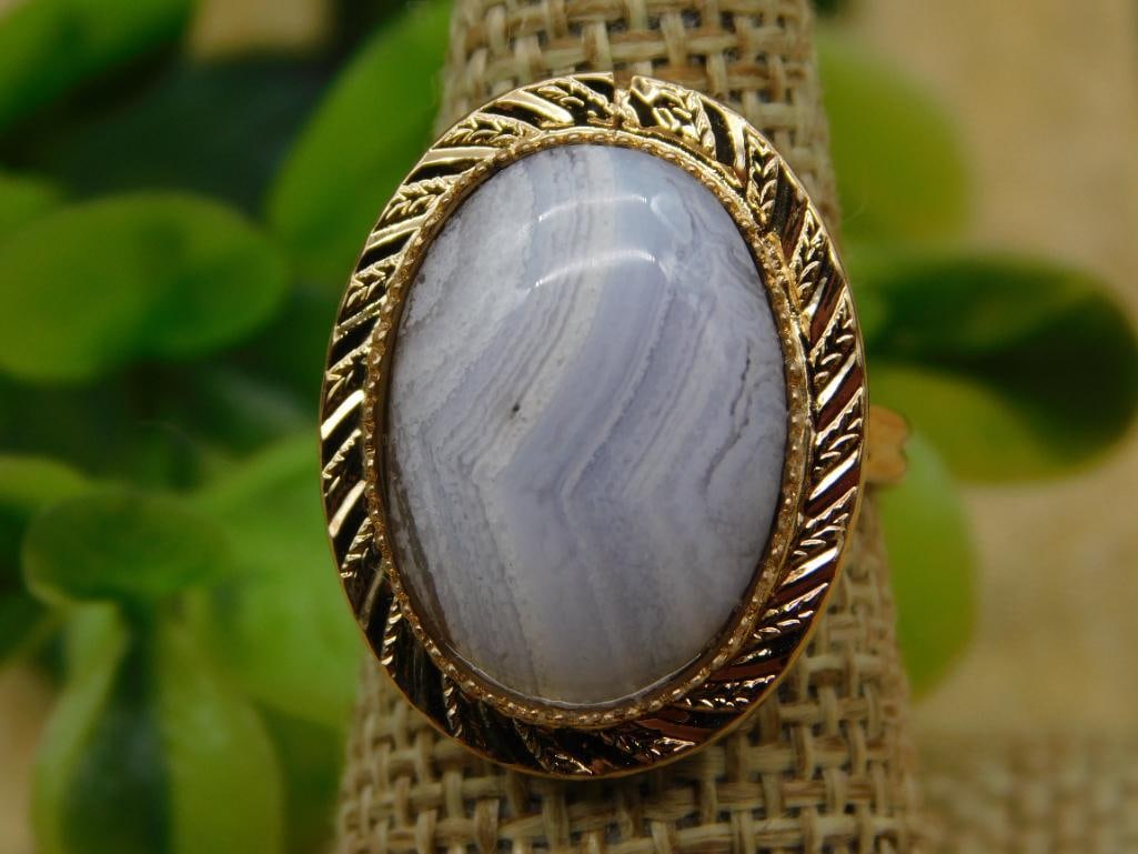 BLUE LACE AGATE RING ROCK STONE LAPIDARY SPECIMEN: BLUE LACE AGATE RING ROCK STONE LAPIDARY SPECIMEN