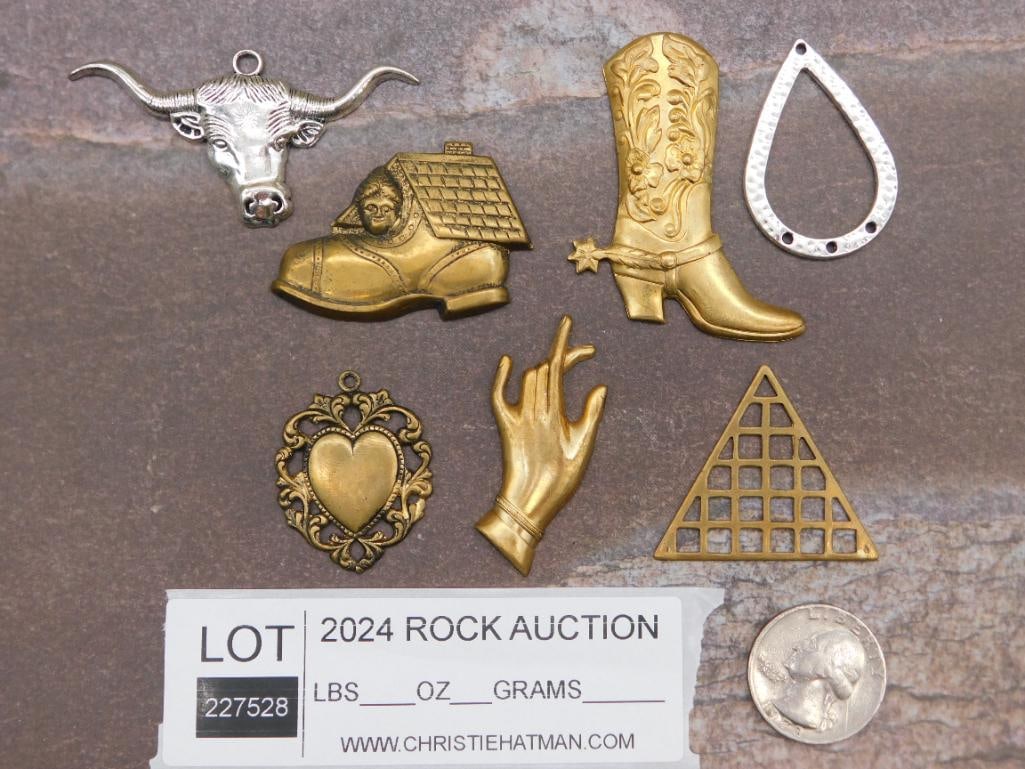 MIXED PENDANT LOT - 2