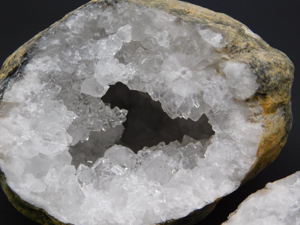 GEODES ROCK STONE LAPIDARY SPECIMEN - 2