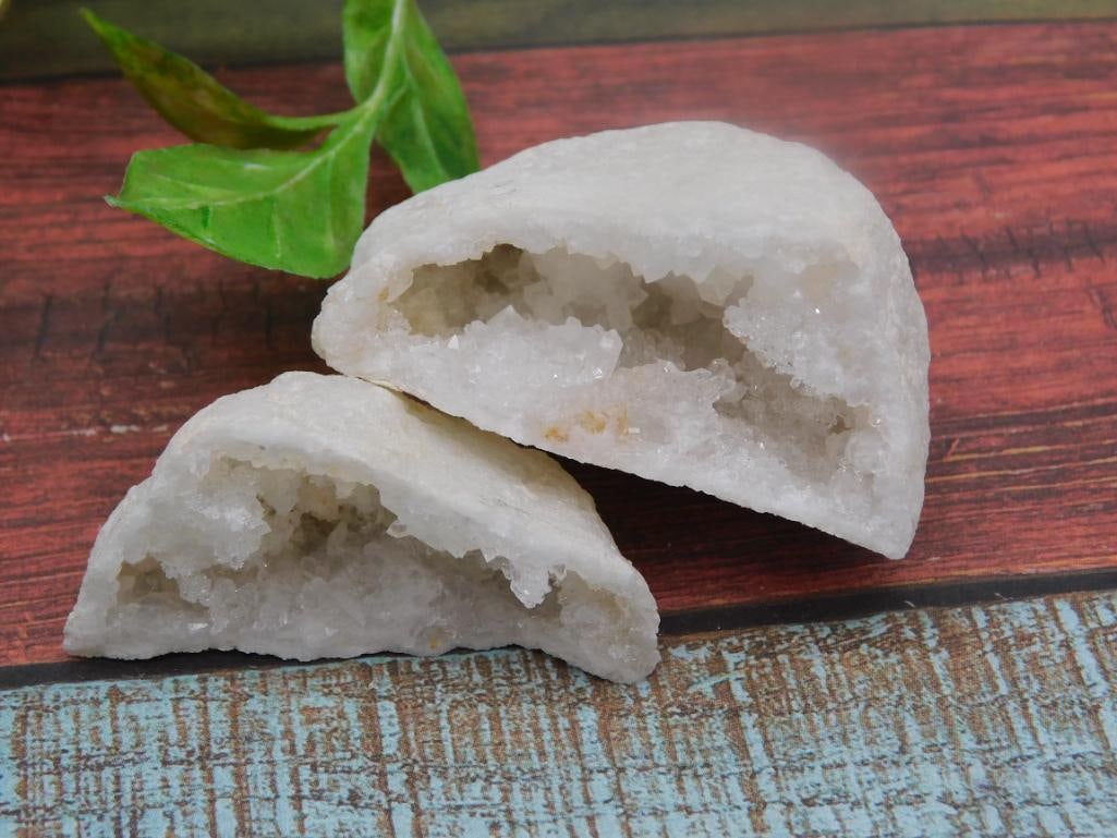 GEODE ROCK STONE LAPIDARY SPECIMEN: GEODE ROCK STONE LAPIDARY SPECIMEN