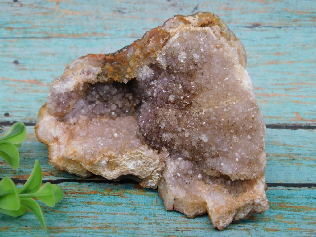 ROCK STONE LAPIDARY SPECIMEN: ROCK STONE LAPIDARY SPECIMEN