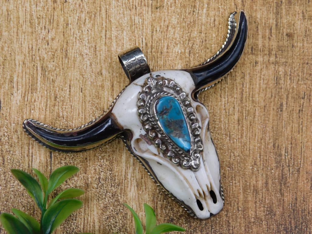 COW SKULL PENDANT WITH TURQUOISE ACCENT AND INTRICATE TOOLING: COW SKULL PENDANT WITH TURQUOISE ACCENT AND INTRICATE TOOLING
