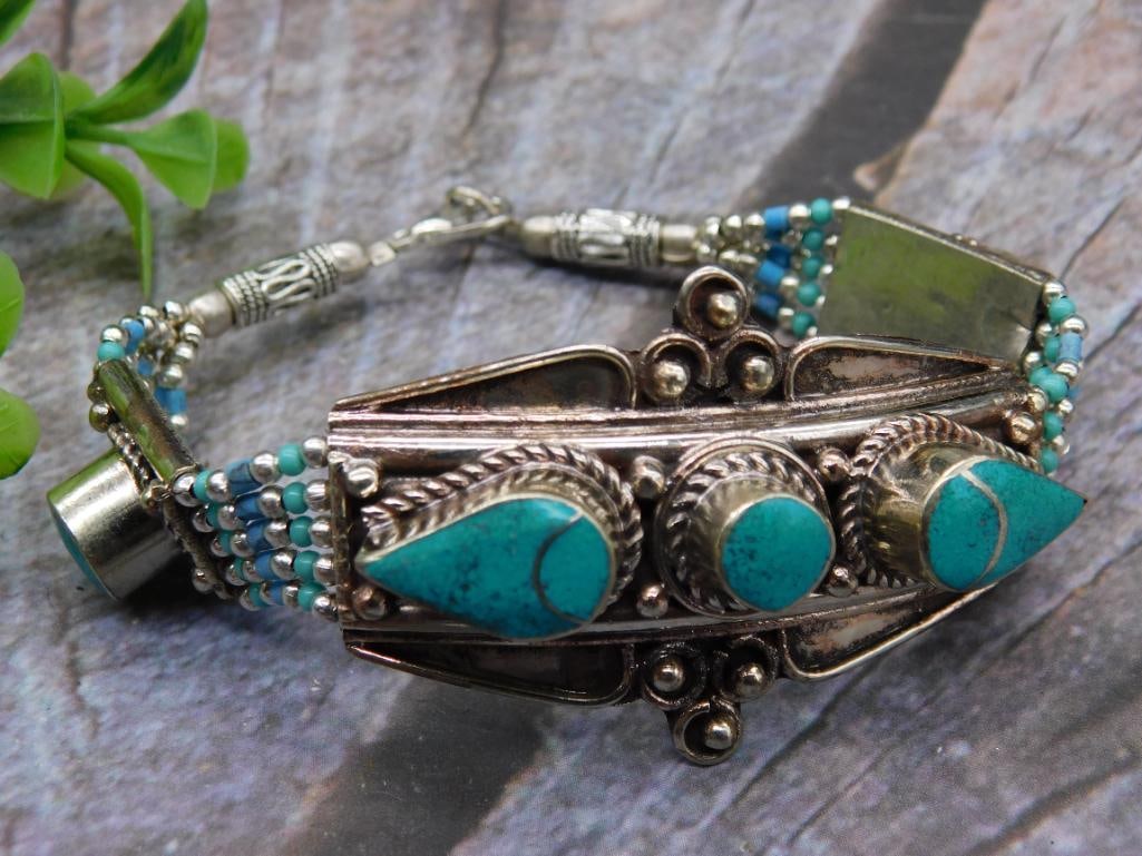 TURQUOISE BRACELET ROCK STONE LAPIDARY SPECIMEN: TURQUOISE BRACELET ROCK STONE LAPIDARY SPECIMEN