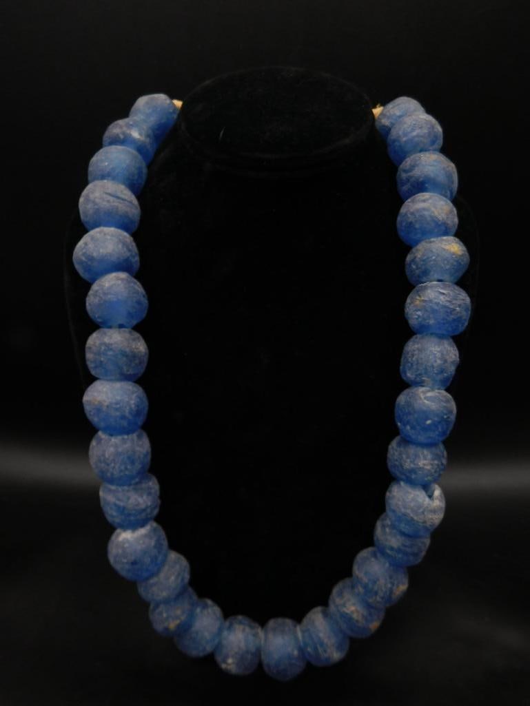 BLUE SEA GLASS NECKLACE VINTAGE ANTIQUE (1 of 3)