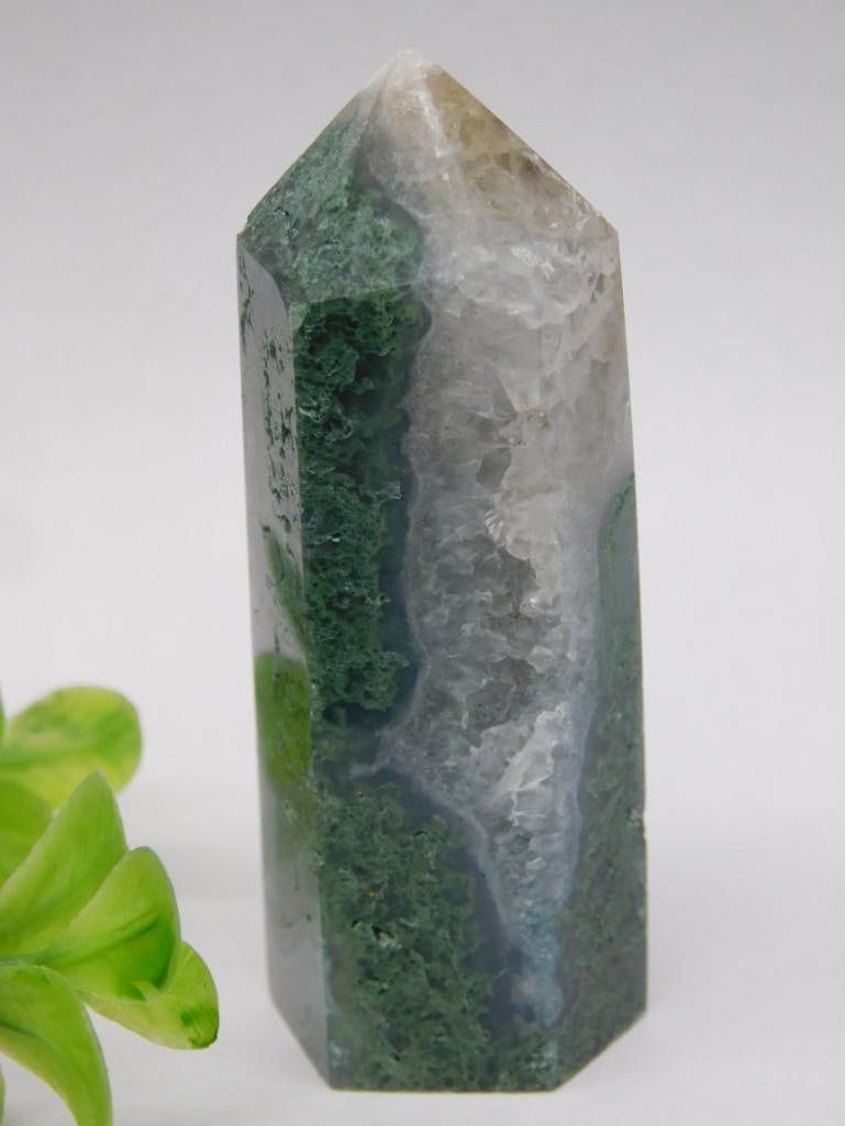 MOSS PLUME AGATE TOWER ROCK STONE LAPIDARY SPECIMEN: MOSS PLUME AGATE TOWER ROCK STONE LAPIDARY SPECIMEN