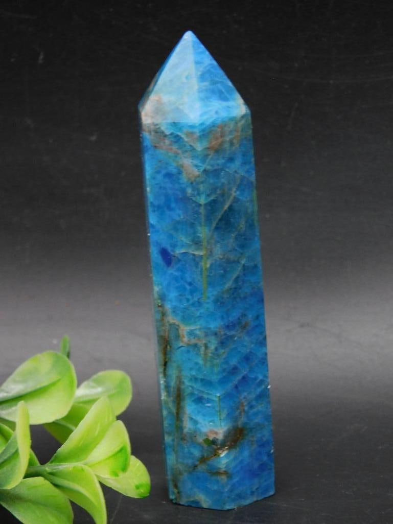 APATITE TOWER ROCK STONE LAPIDARY SPECIMEN: APATITE TOWER ROCK STONE LAPIDARY SPECIMEN