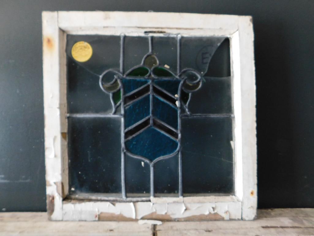EUROPEAN STAINED GLASS WINDOW HERALDIC SHIELD DESIGN VINTAGE ANTIQUE: EUROPEAN STAINED GLASS WINDOW HERALDIC SHIELD DESIGN VINTAGE ANTIQUE