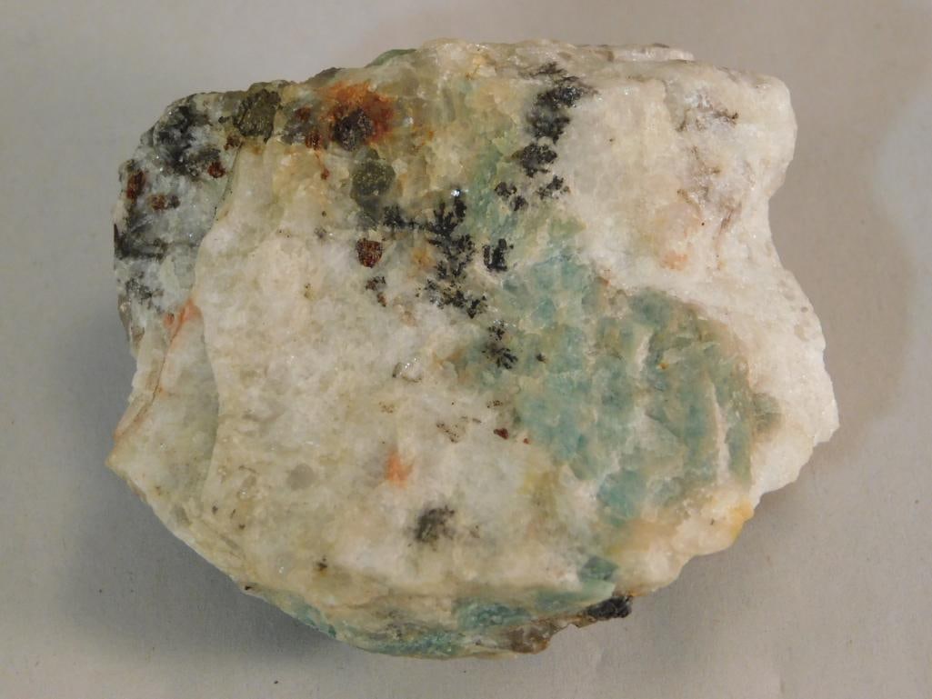 ROCK STONE LAPIDARY SPECIMEN (1 of 2)