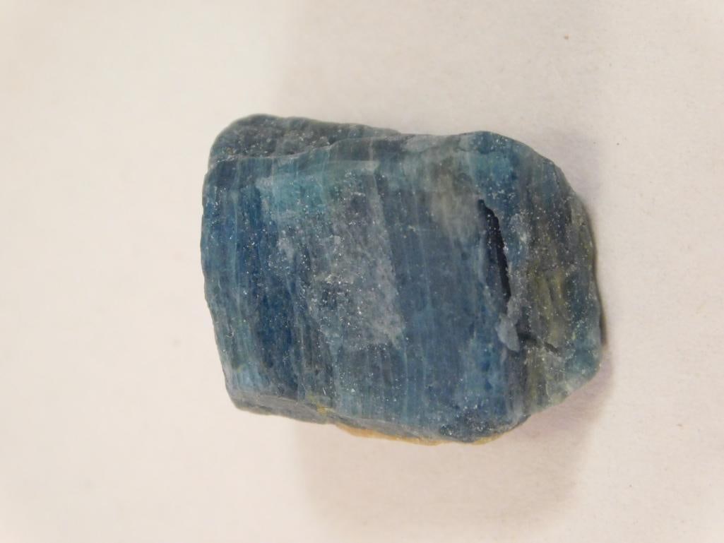 GEM APATITE 35 CARATS ROCK STONE LAPIDARY SPECIMEN: GEM APATITE 35 CARATS ROCK STONE LAPIDARY SPECIMEN
