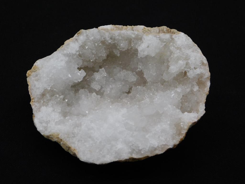GEODE ROCK STONE LAPIDARY SPECIMEN: GEODE ROCK STONE LAPIDARY SPECIMEN