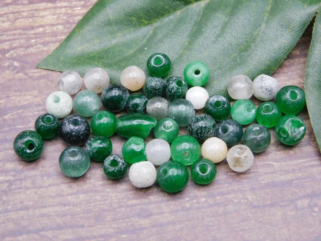 BEADS ROCK STONE LAPIDARY SPECIMEN: BEADS ROCK STONE LAPIDARY SPECIMEN