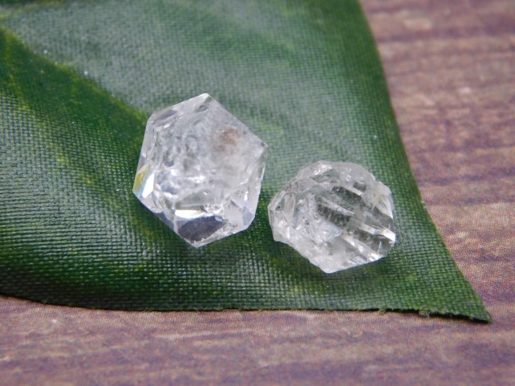 HERKIMER DIAMOND ROCK STONE LAPIDARY SPECIMEN: HERKIMER DIAMOND ROCK STONE LAPIDARY SPECIMEN