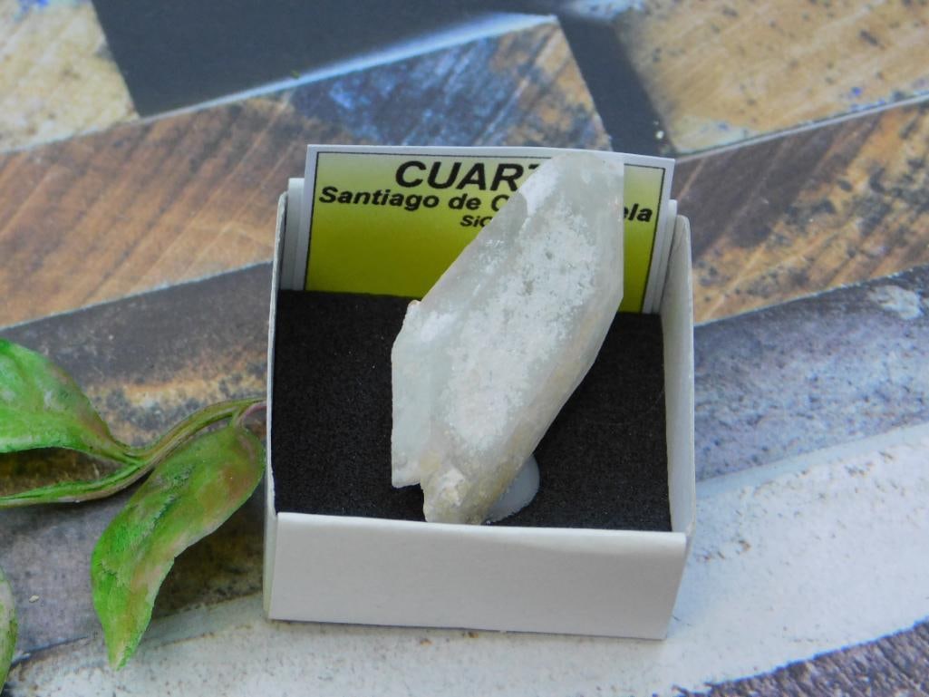 QUARTZ ROCK STONE LAPIDARY SPECIMEN: QUARTZ ROCK STONE LAPIDARY SPECIMEN