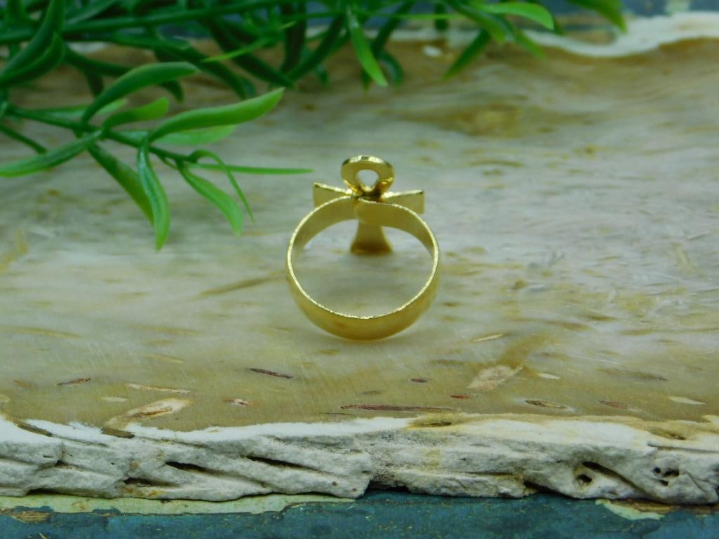 ANKH RING ROCK STONE LAPIDARY SPECIMEN - 3