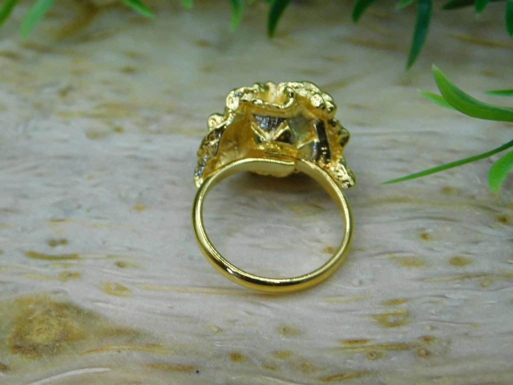 FLOWER RING ROCK STONE LAPIDARY SPECIMEN - 3