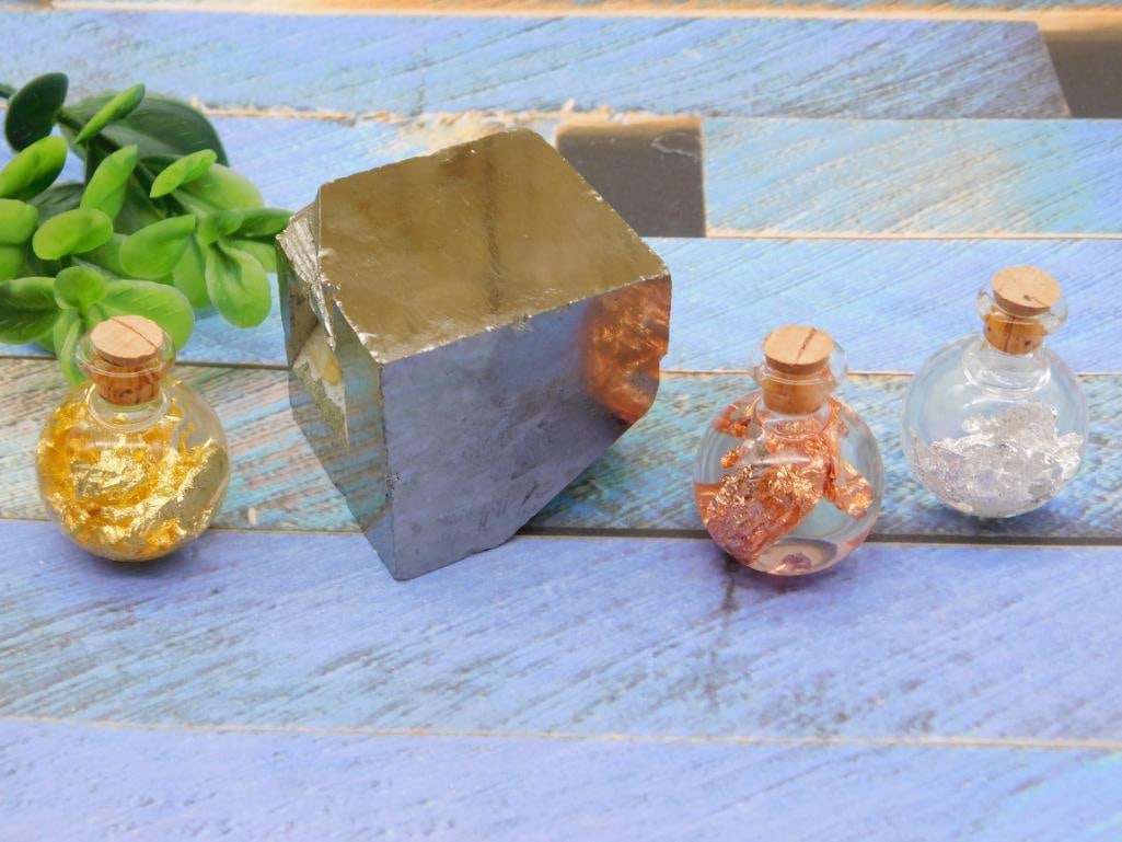 MIXED LOT ROCK STONE LAPIDARY SPECIMEN: MIXED LOT ROCK STONE LAPIDARY SPECIMEN