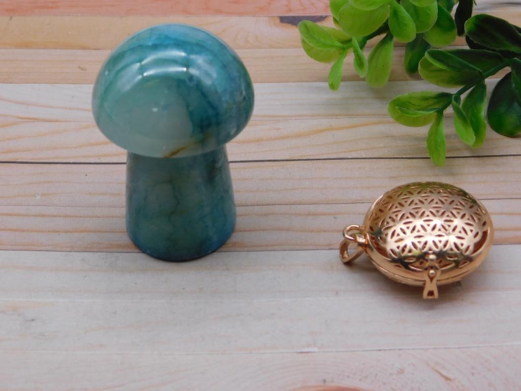 MIXED LOT ROCK STONE LAPIDARY SPECIMEN: MIXED LOT ROCK STONE LAPIDARY SPECIMEN