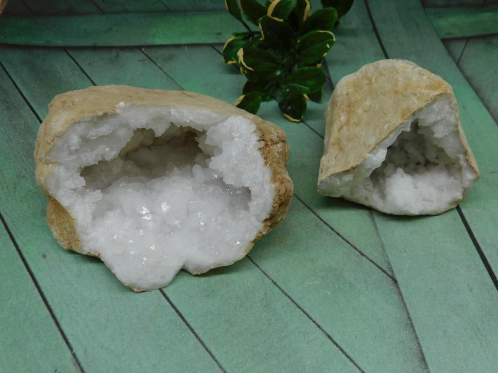 GEODE ROCK STONE LAPIDARY SPECIMEN: GEODE ROCK STONE LAPIDARY SPECIMEN