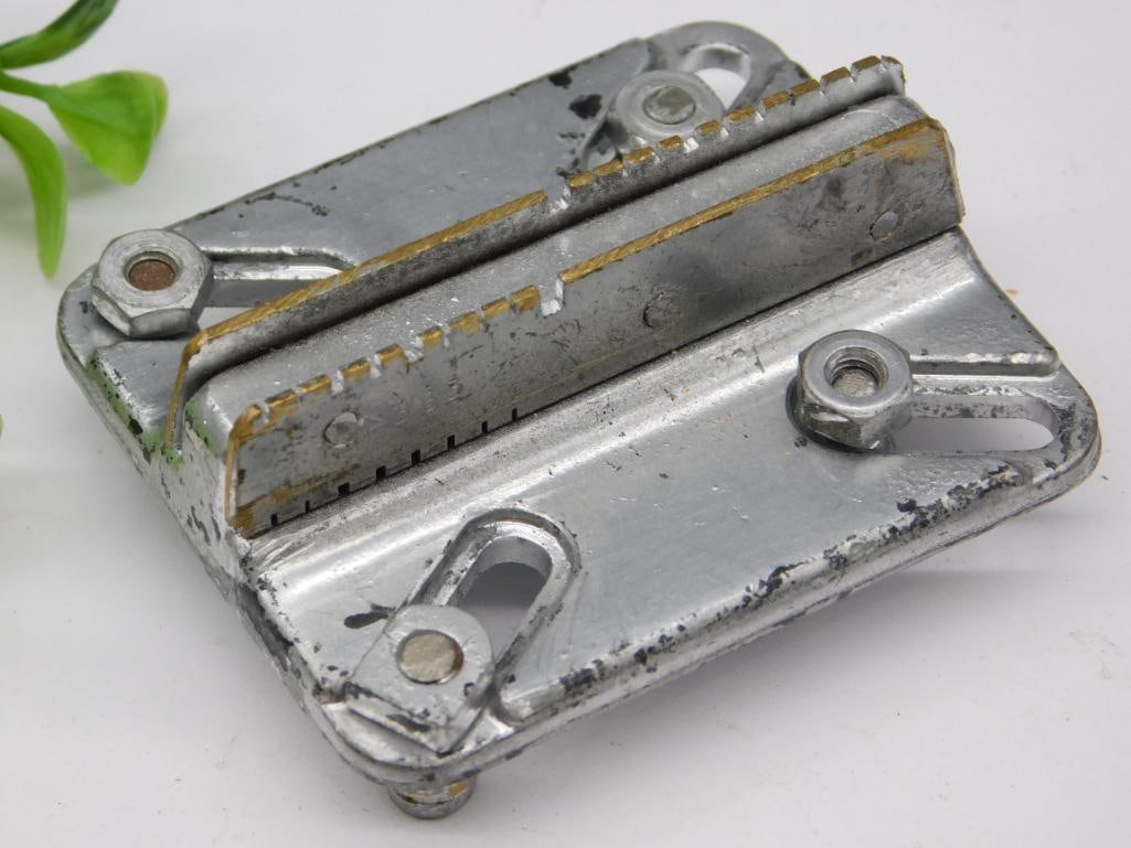 Vintage Metal Tool: Vintage Metal Tool